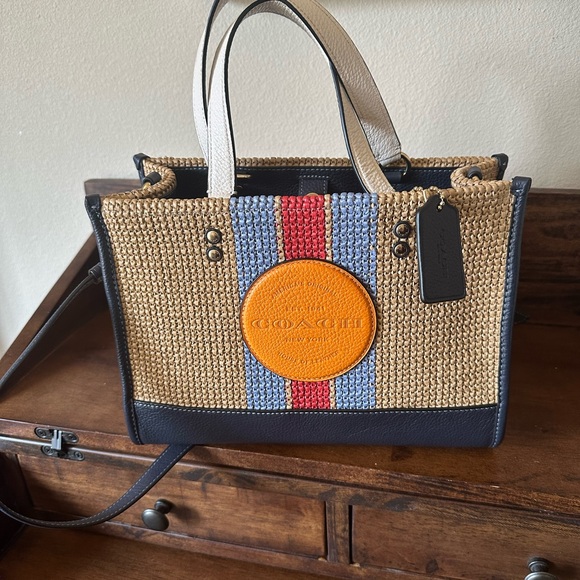 Coach Dempsey $428 MSRP Carryall Patch 22 Tote Crossbody in Natural Multi - Picture 1 of 9